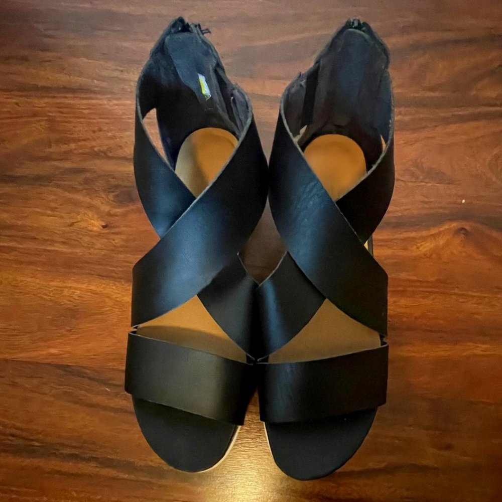 Universal Thread Sandal | Size:9 | Black